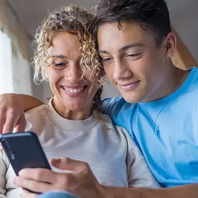 Parent and child enjoying quality time together in Agoura Hills, CA, illustrating the stronger relationships fostered through parenting support therapy